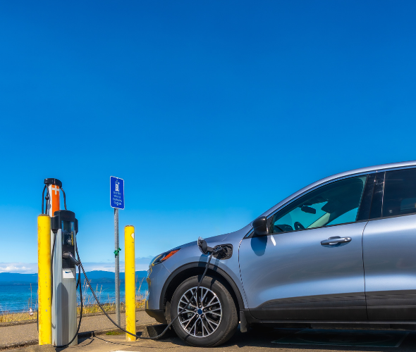 Land Rover ukázal druhý elektromobil a&nbsp;slibuje novou éru sportovních vozů.